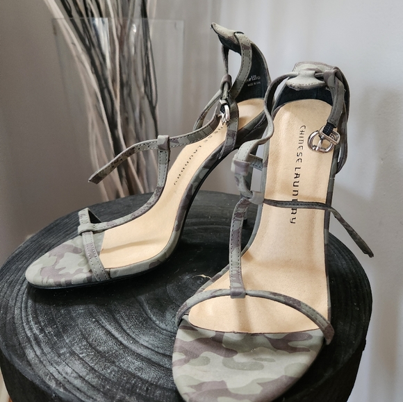 Shoes - Picture 2 of 4